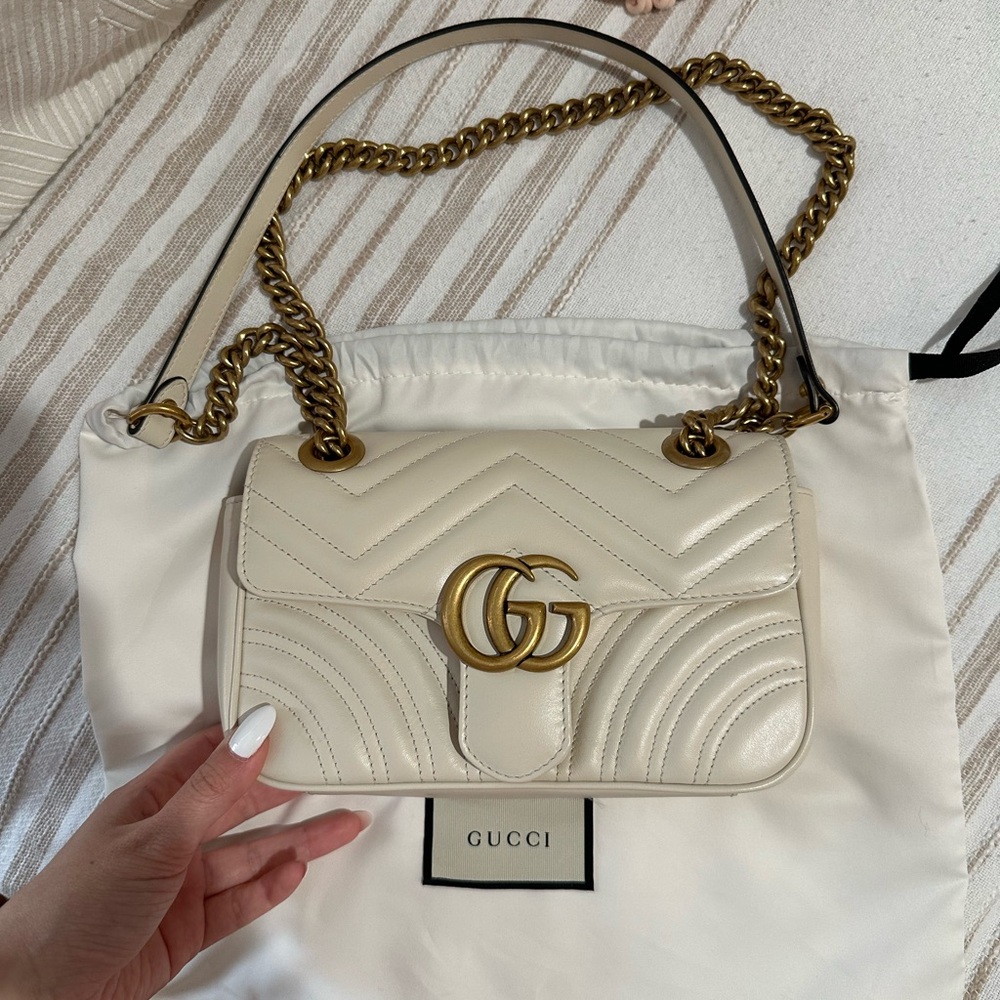Gucci GG Marmont Small Shoulder Bag